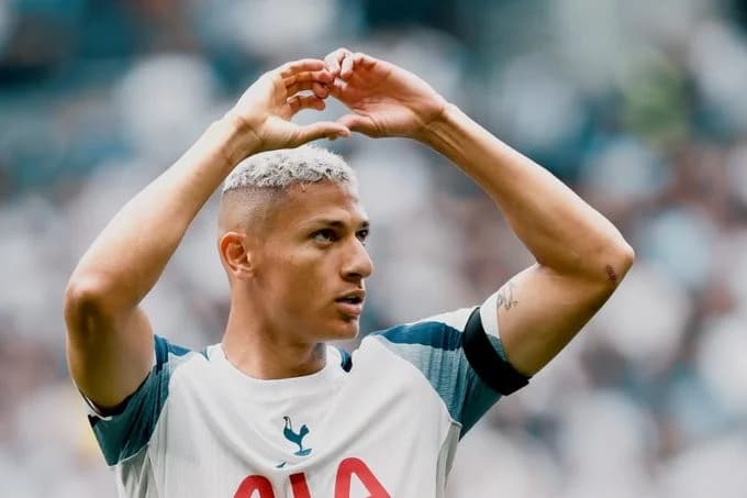 Richarlison se aproxima do Trabzonspor após rejeição do Tottenham