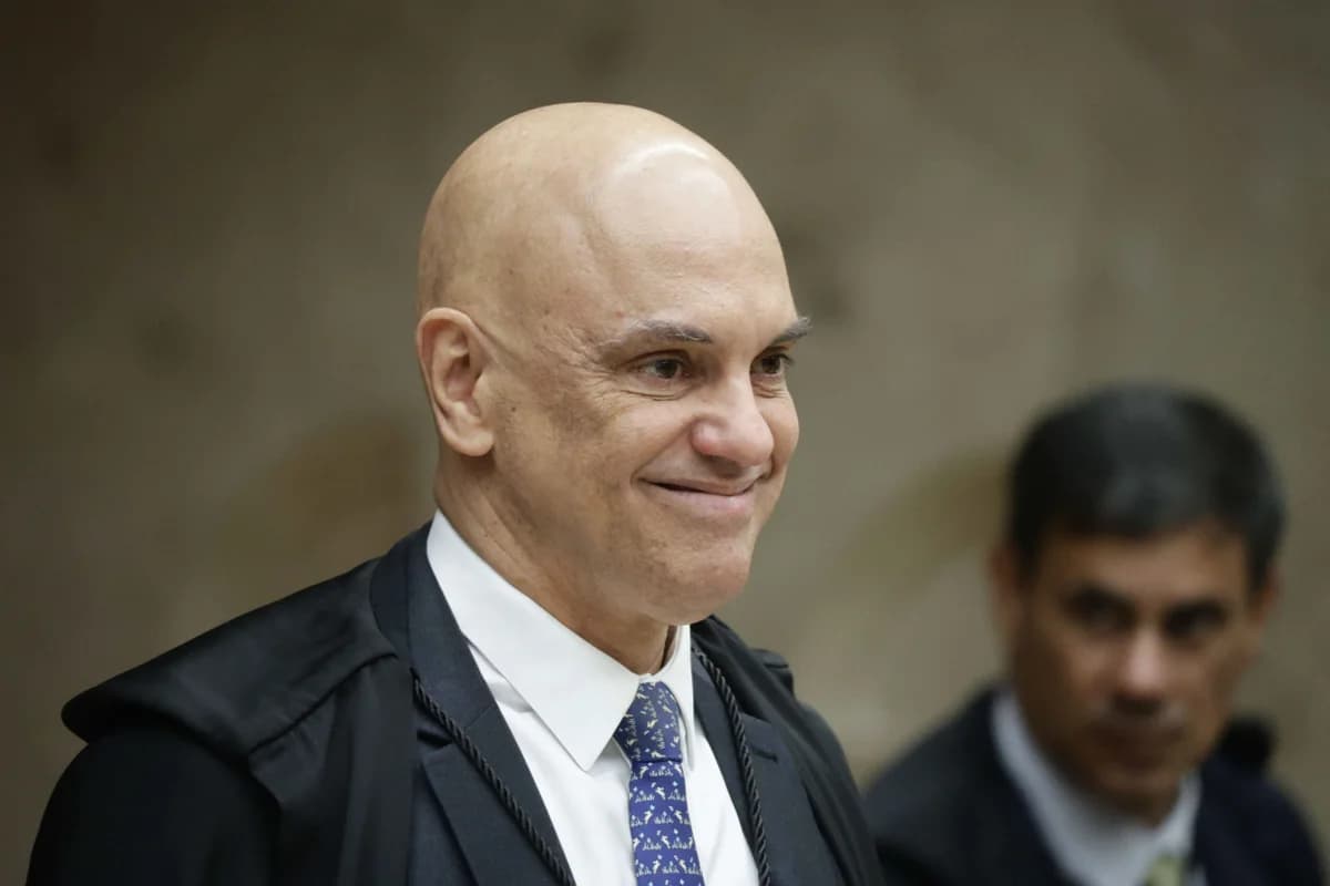 Abracrim pede afastamento de Moraes após diálogos com banqueiro