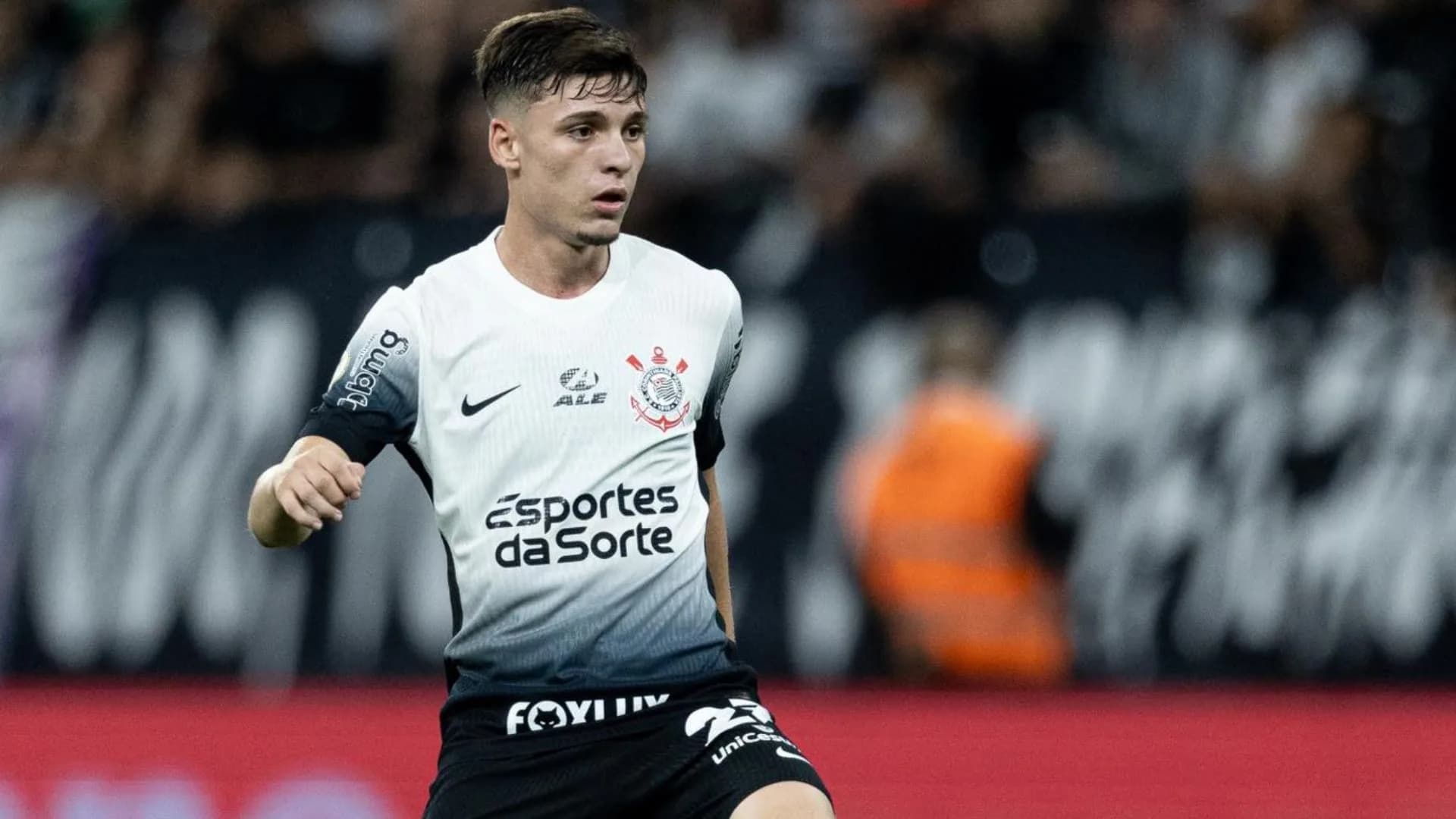 Besiktas acelera negociação por Breno Bidon e pressiona Corinthians