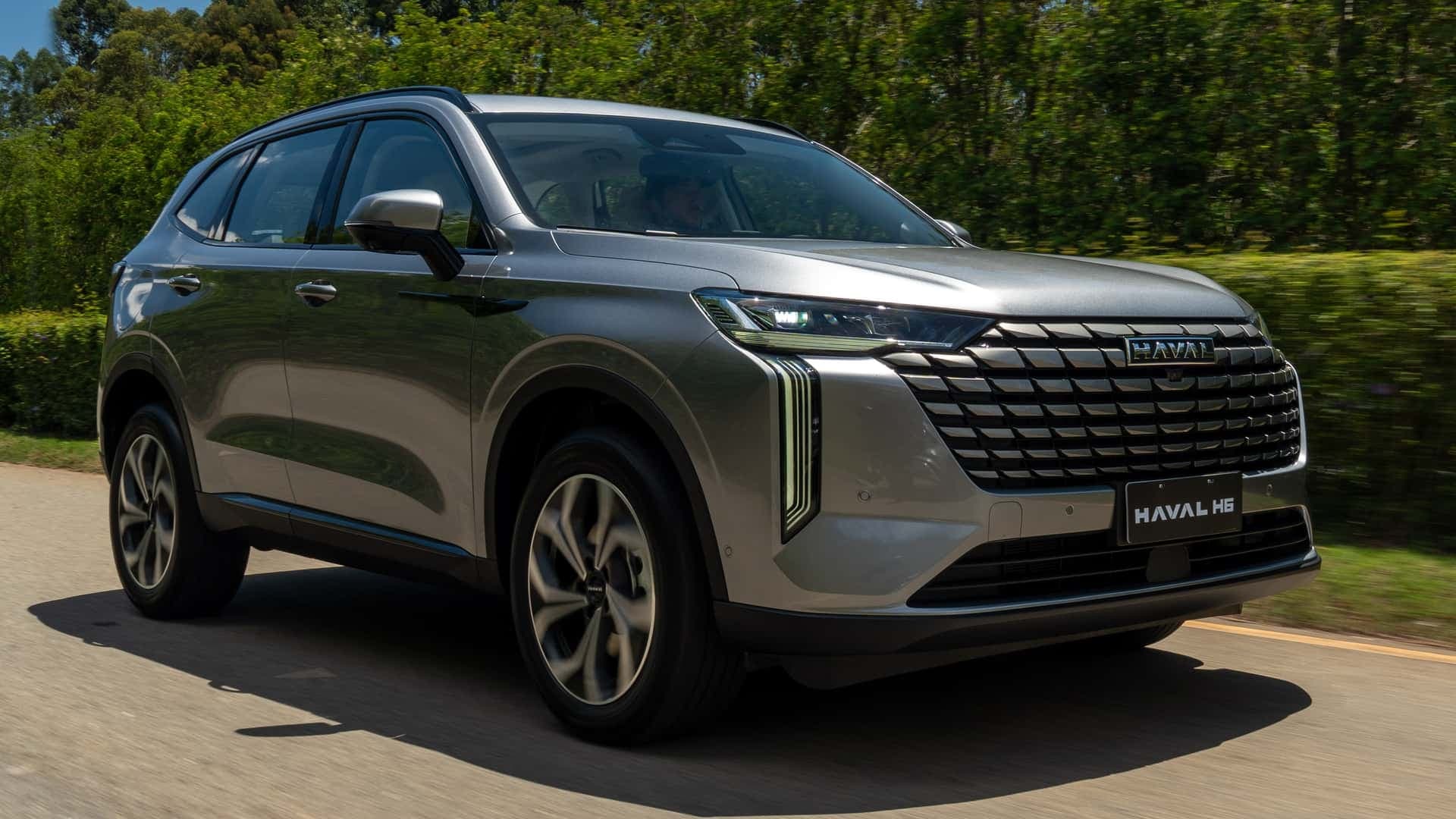 Haval H6 e Dolphin Mini brilham em agosto com recordes e estreia no top 10
