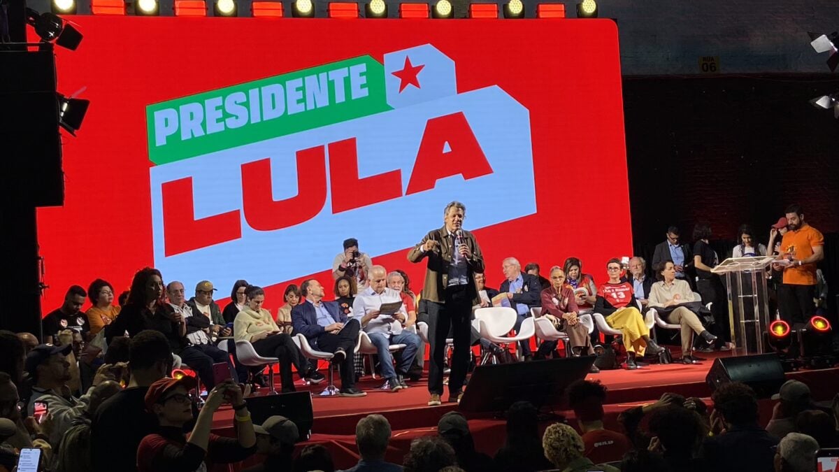 Haddad diz que Flávio é “muito novo” para ter “currículo tão podre”