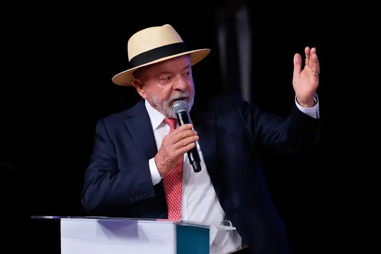 Lula pede que eleitores com mais de 70 anos vão às urnas