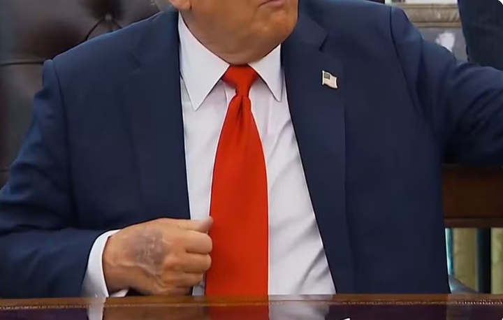 Hematomas e sinais de cansaço reacendem debate sobre saúde de Trump