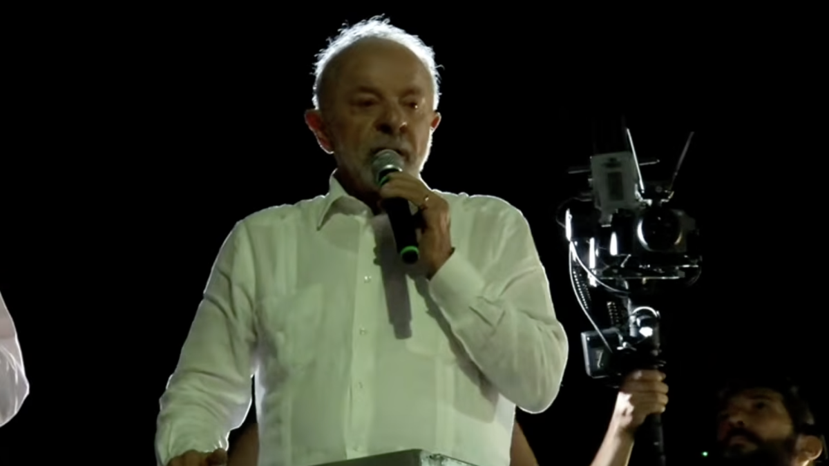 Lula diz que não quer ser comparado a Flávio: “Ele não é ninguém”