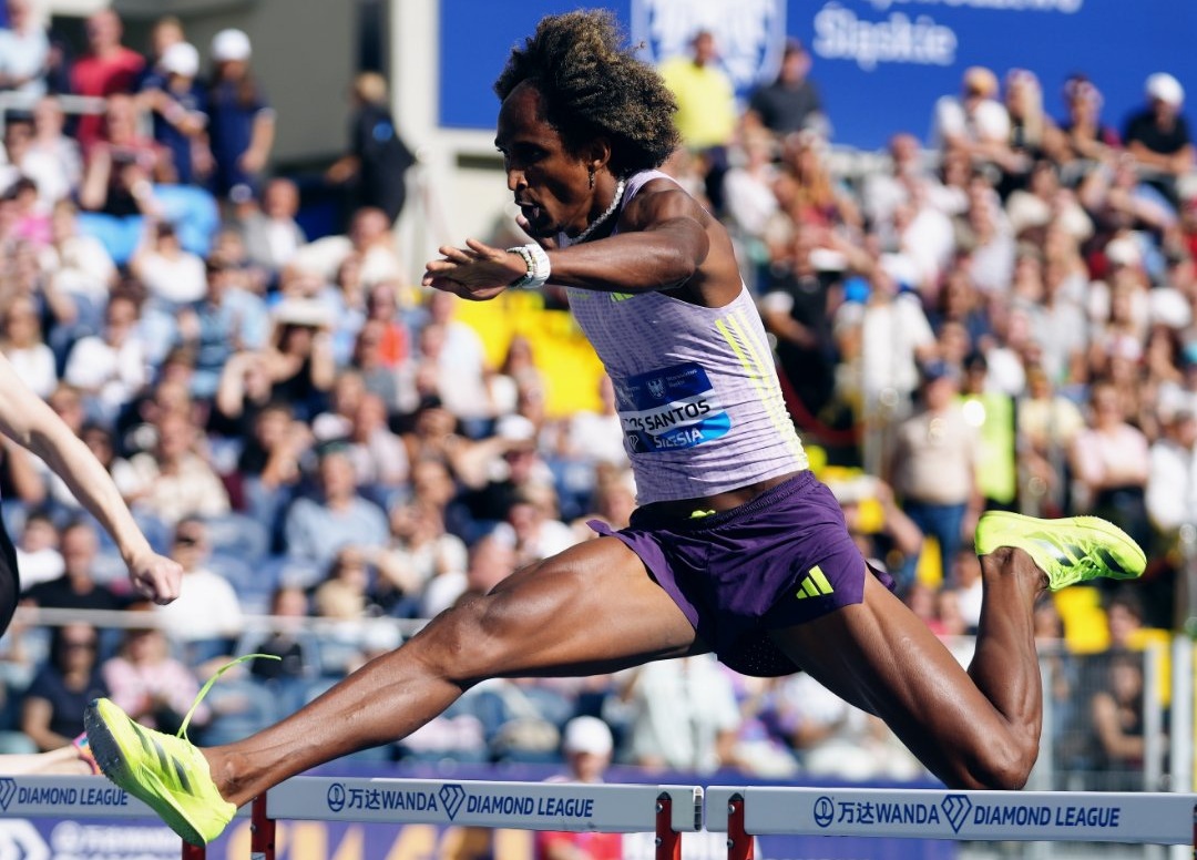 Alison dos Santos vence mundial de atletismo em Budapeste