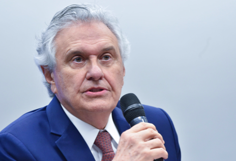 Caiado acusa Daniel Vorcaro de comprar Alexandre de Moraes e envolver Lula e Flávio Bolsonaro