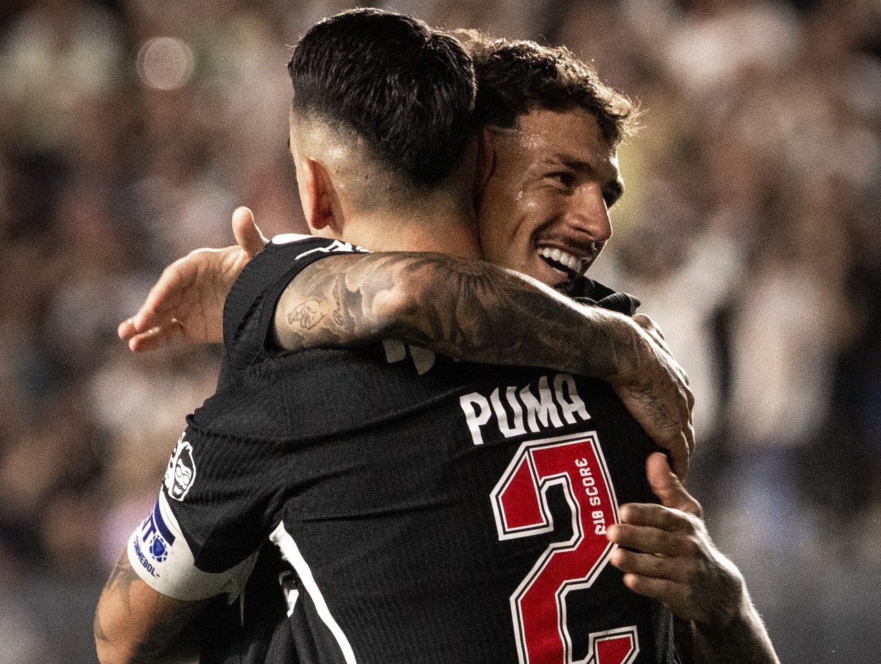 Vasco derruba Santa Fe e vai à semifinal da Sul-Americana