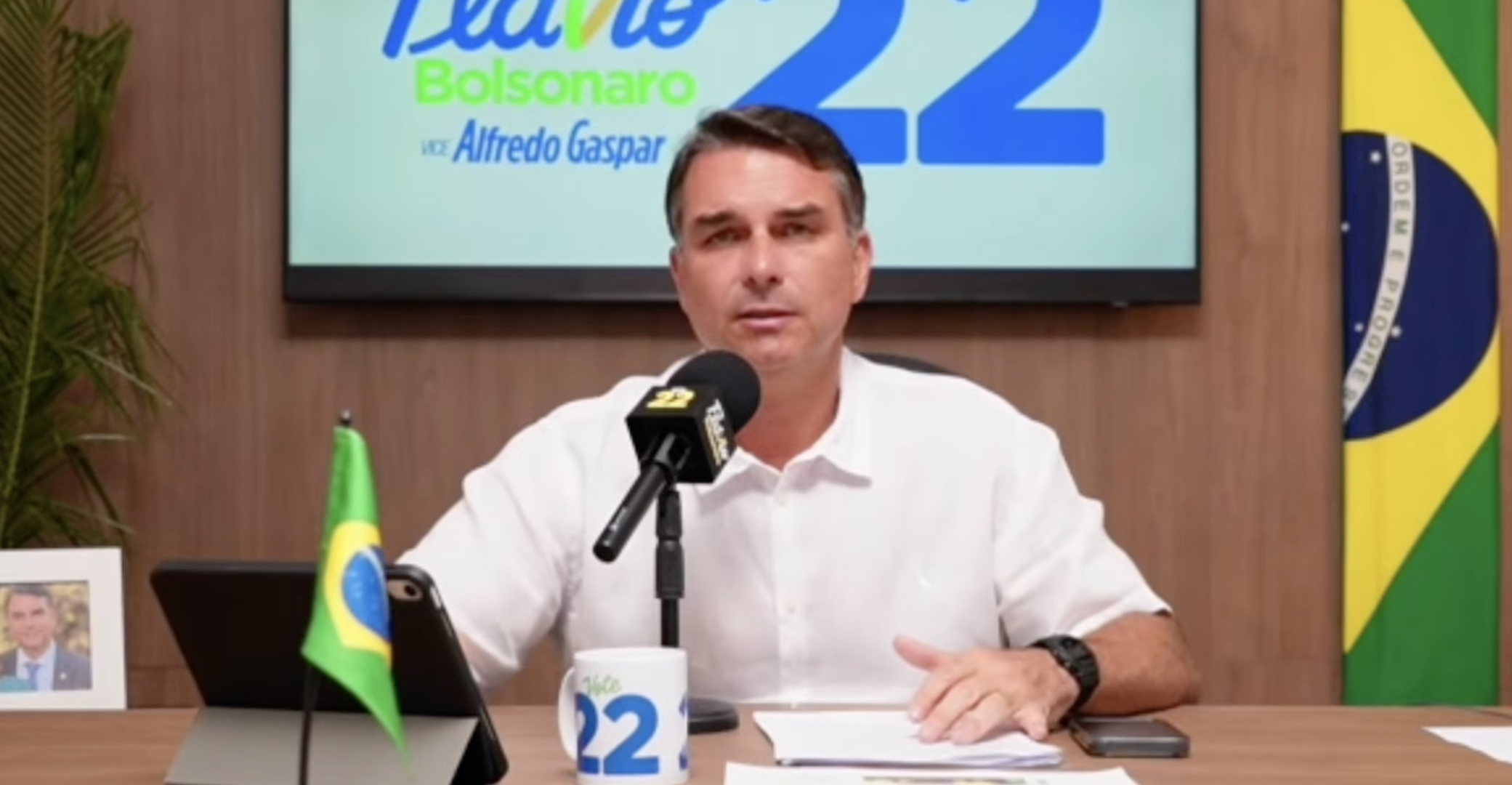 Flávio diz que protegerá o STF de Moraes se for eleito presidente
