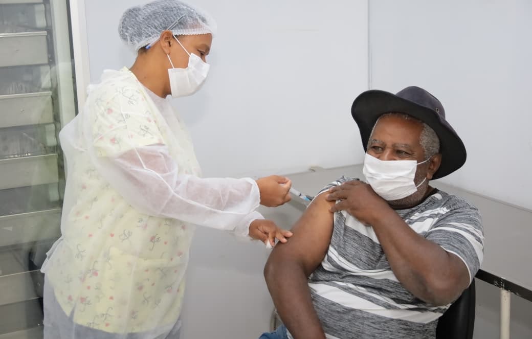 Aparecida de Goiânia amplia vacinação contra pneumonia para idosos com 85 anos ou mais