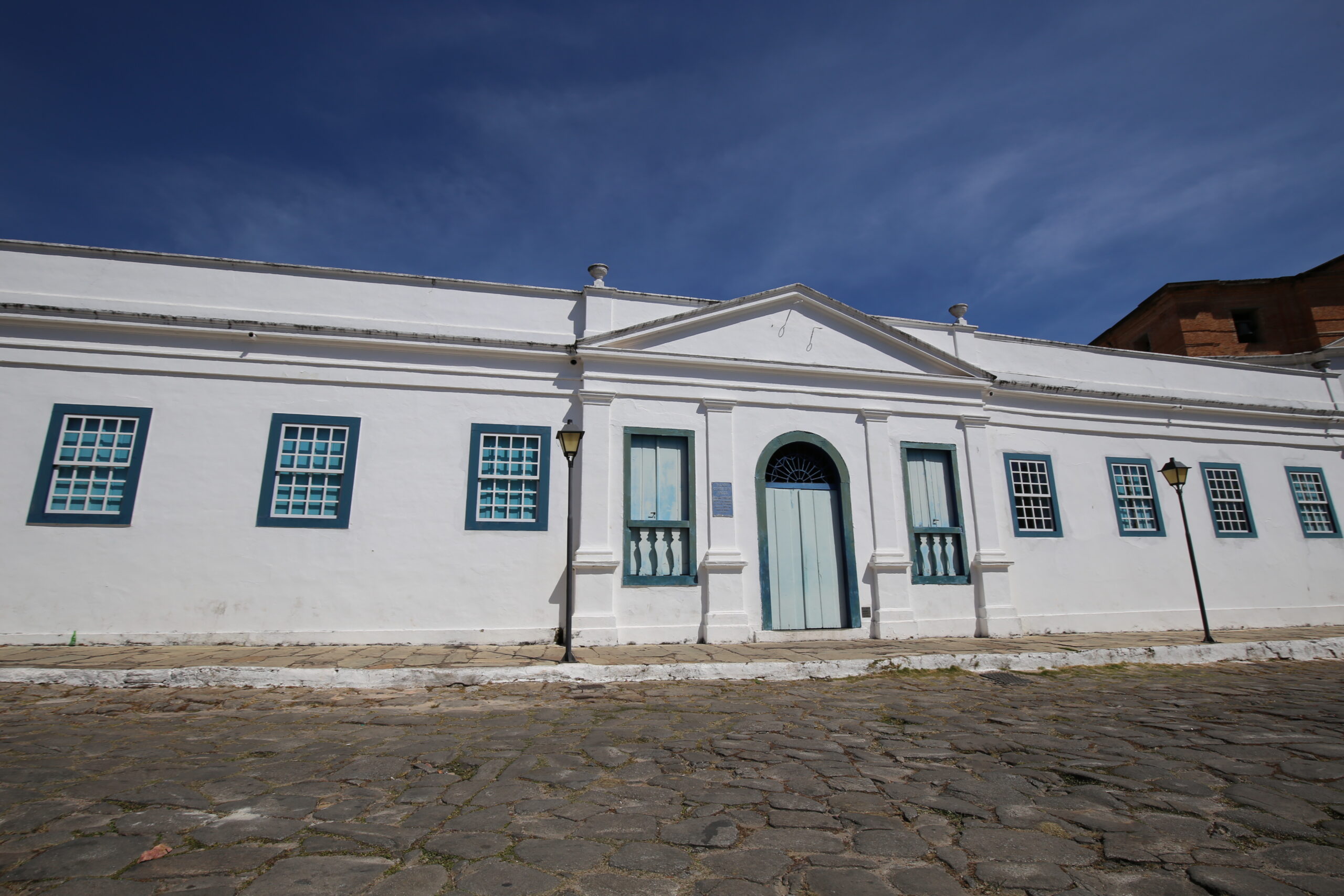 Palácio Conde dos Arcos passa a exigir agendamento para visitas em grupo