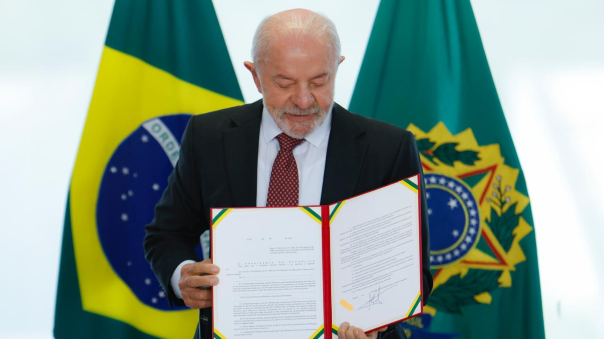 Lula torna Move Brasil permanente e amplia crédito para veículos