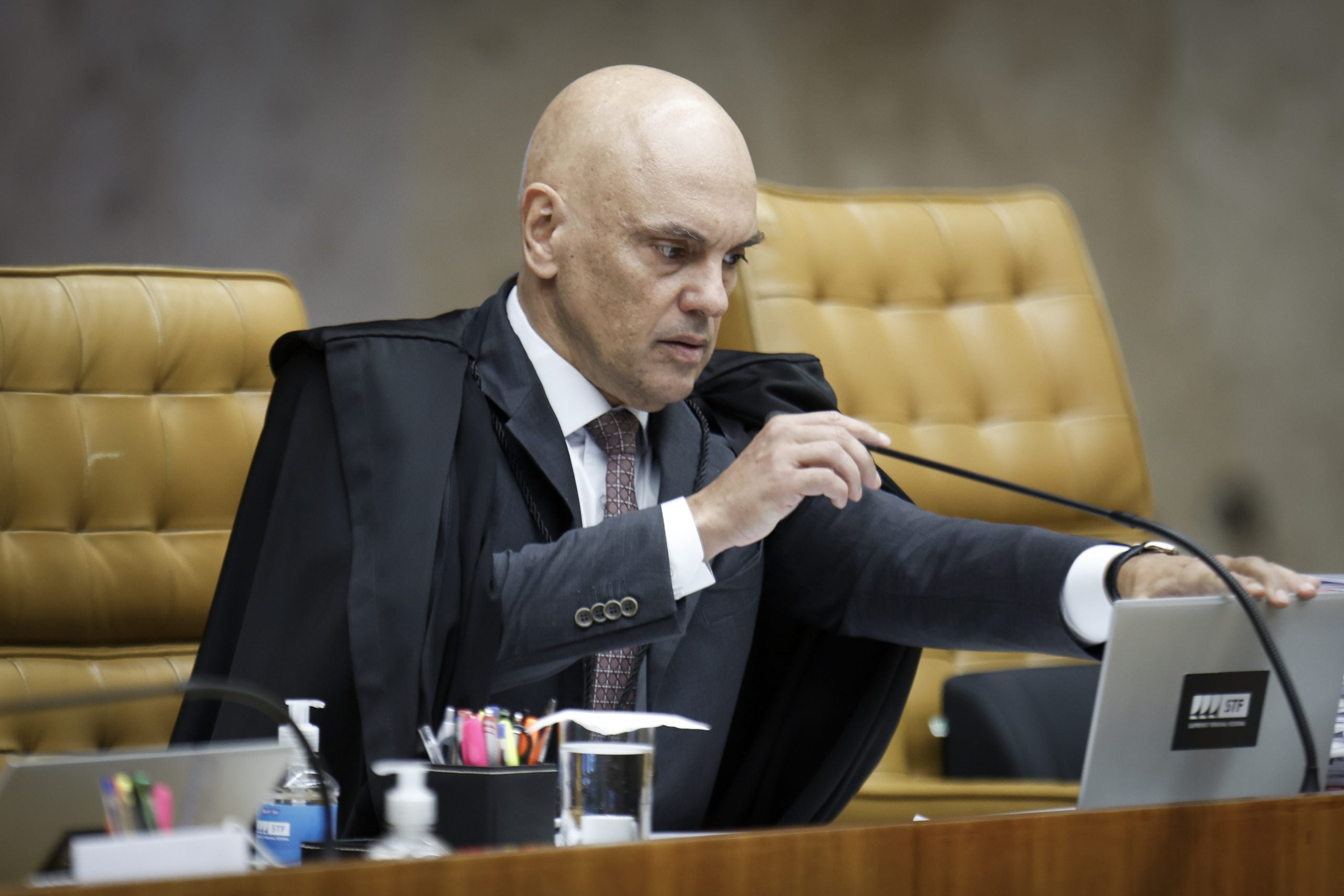 Moraes pede levantamento de sigilo antes de julgamento de terça no STF