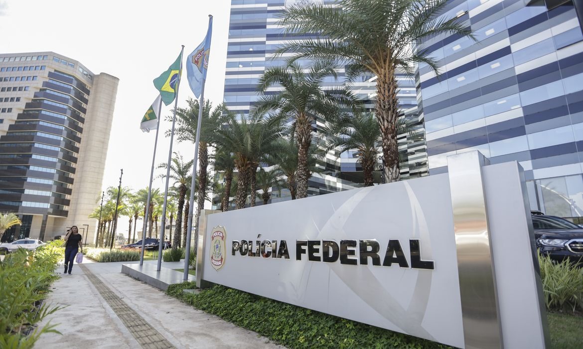 Zanin e Gilmar recebem dados do celular de Vorcaro e analisam conversas