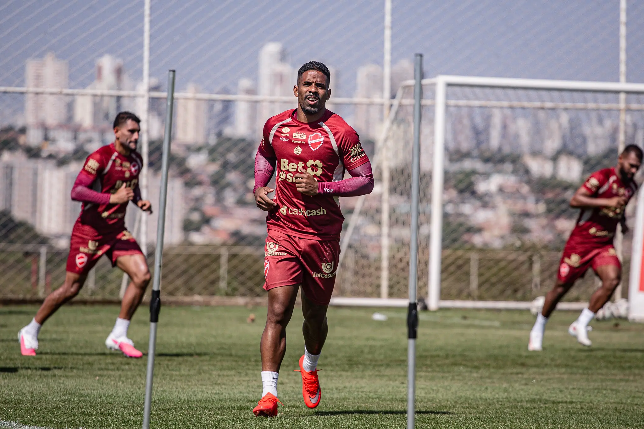 Vila Nova terá retorno de Hayner para duelo contra o América-MG na Série B