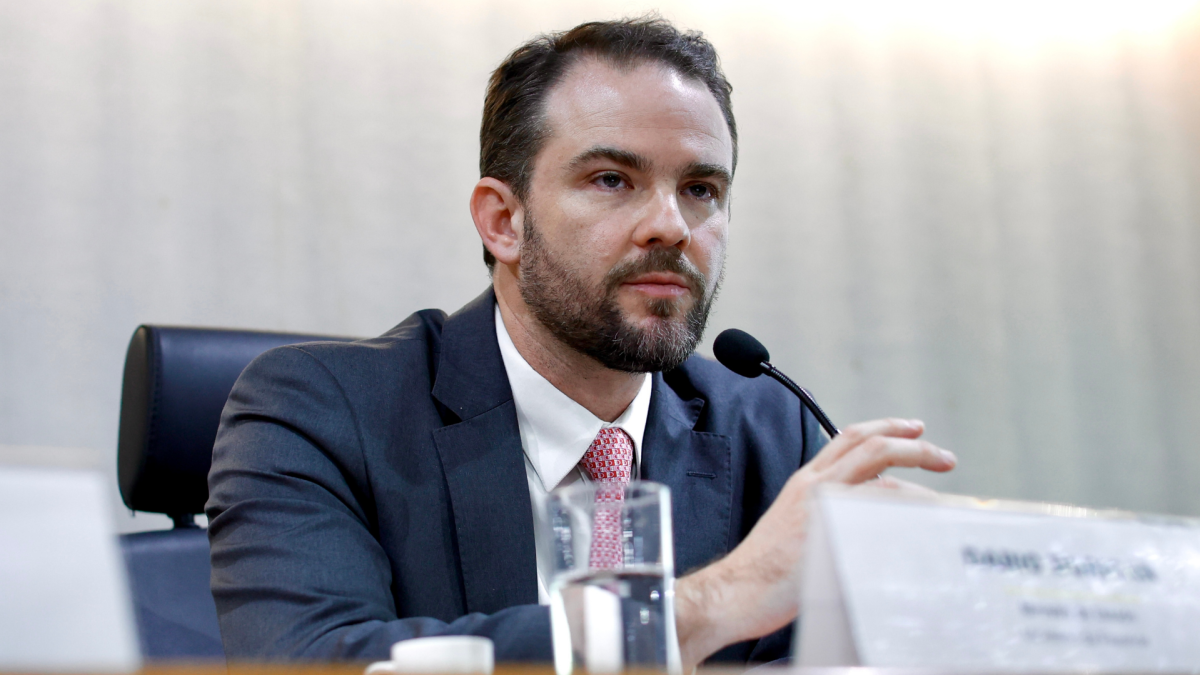 Durigan diz que eventual Lula 4 terá fiscal “mais organizado” e juros mais baixos