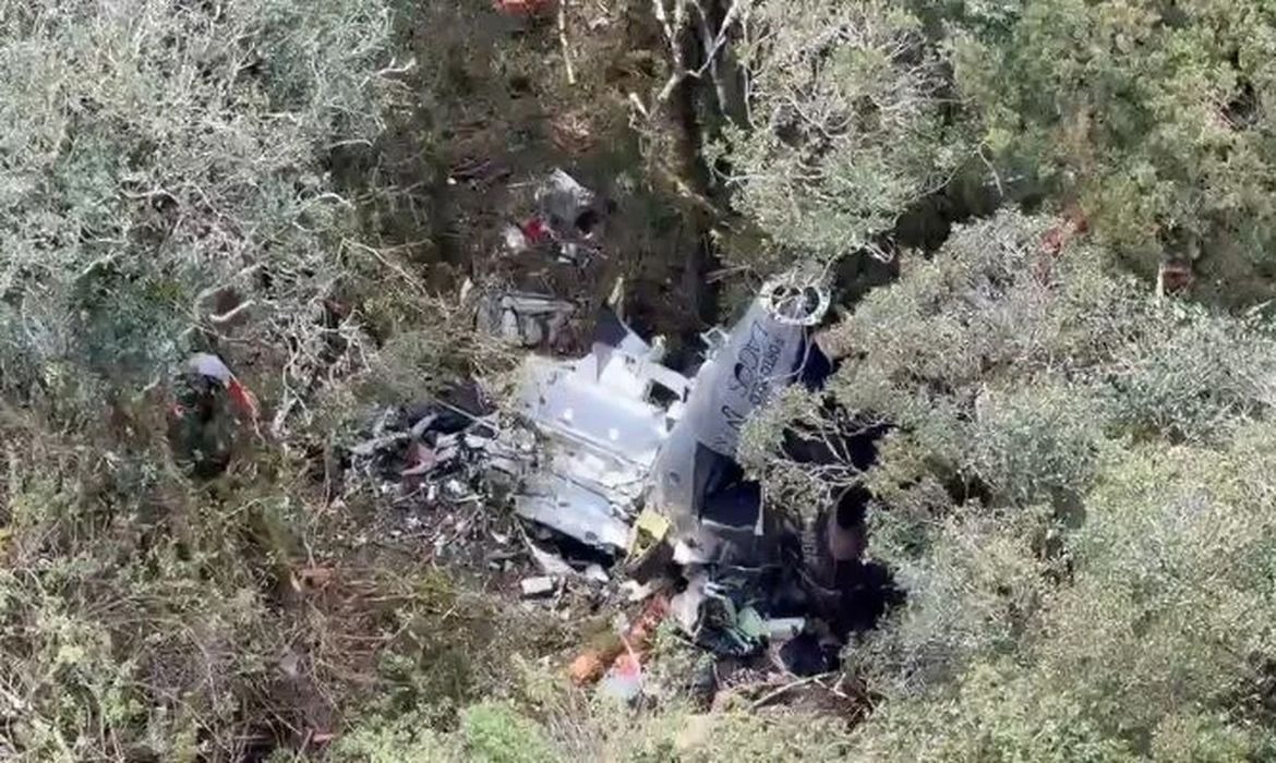 Queda de helicóptero que matou cantor Rick será investigada pelo Cenipa