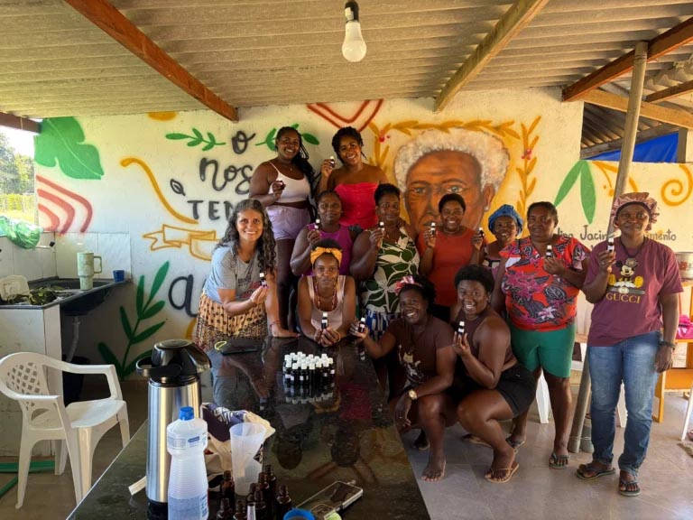 Conhecimento ancestral floresce: Quilombo do Espírito Santo resgata tradição de quintais medicinais