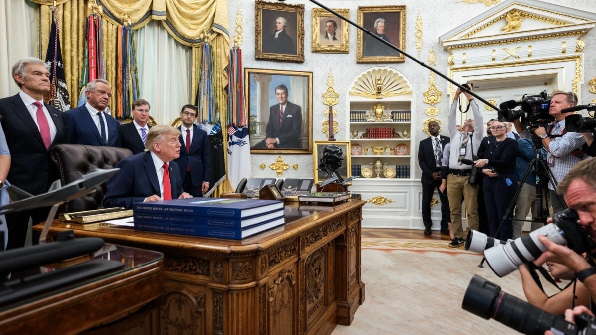 Emissoras dos EUA suspendem cobertura de Trump na Casa Branca