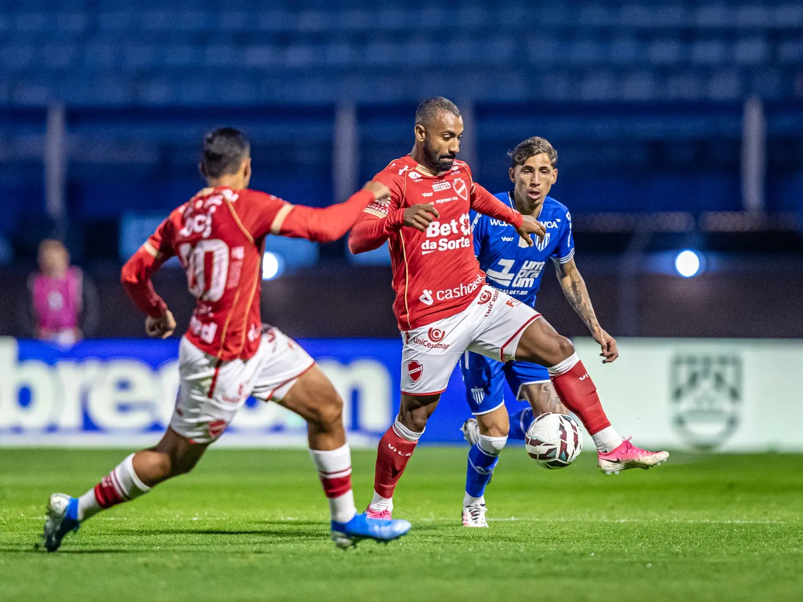 Vila Nova empata com o Avaí e perde chance de assumir liderança da Série B