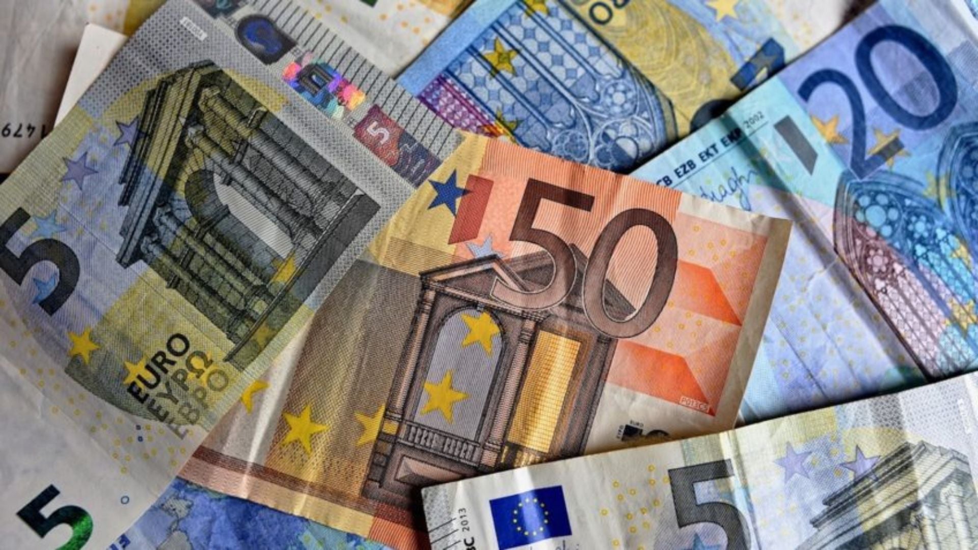 Inflação da zona do euro acelera para 3,2% em agosto
