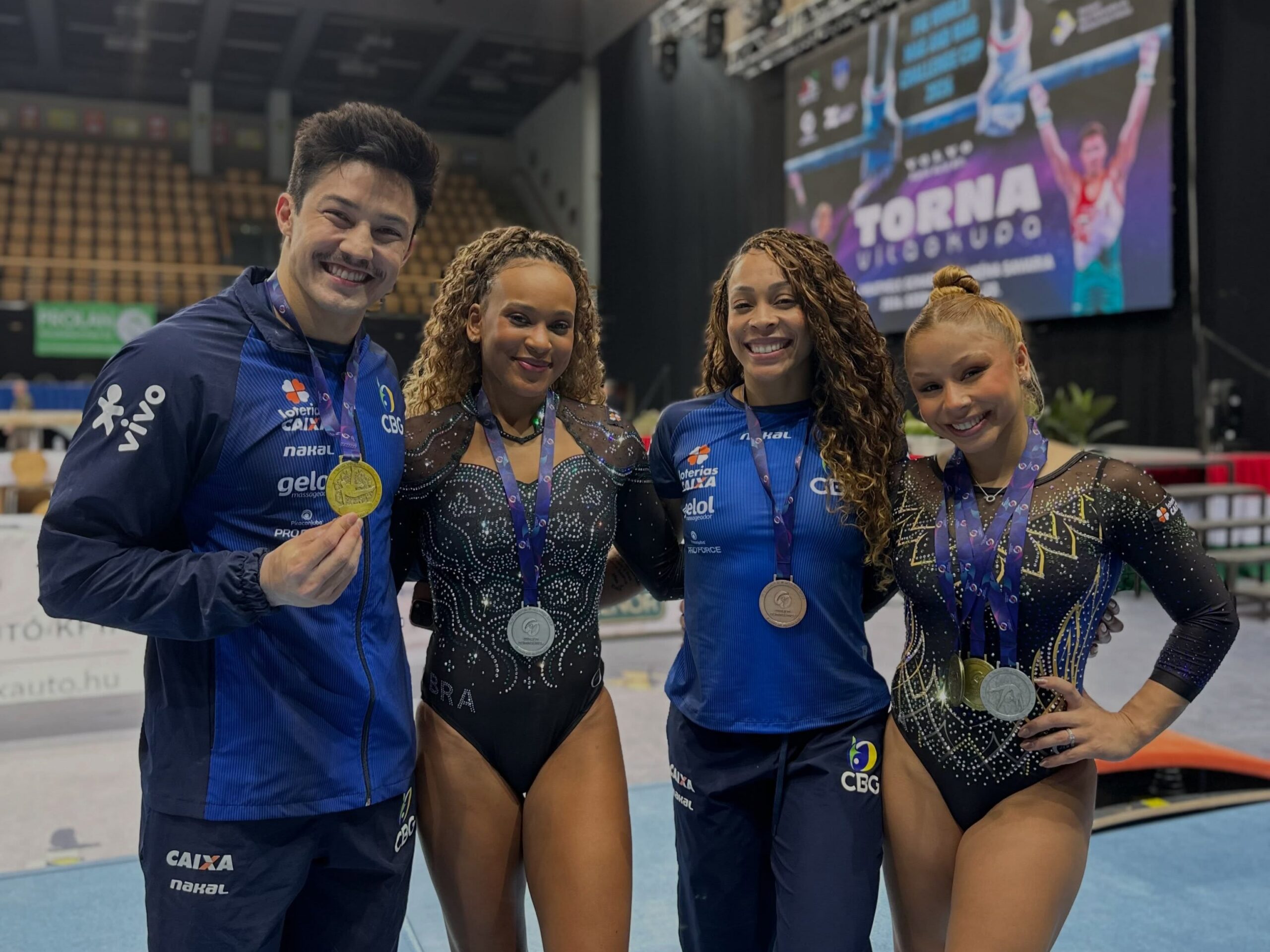 Flávia Saraiva e Rebeca Andrade conquistam ouro e prata na trave na Hungria
