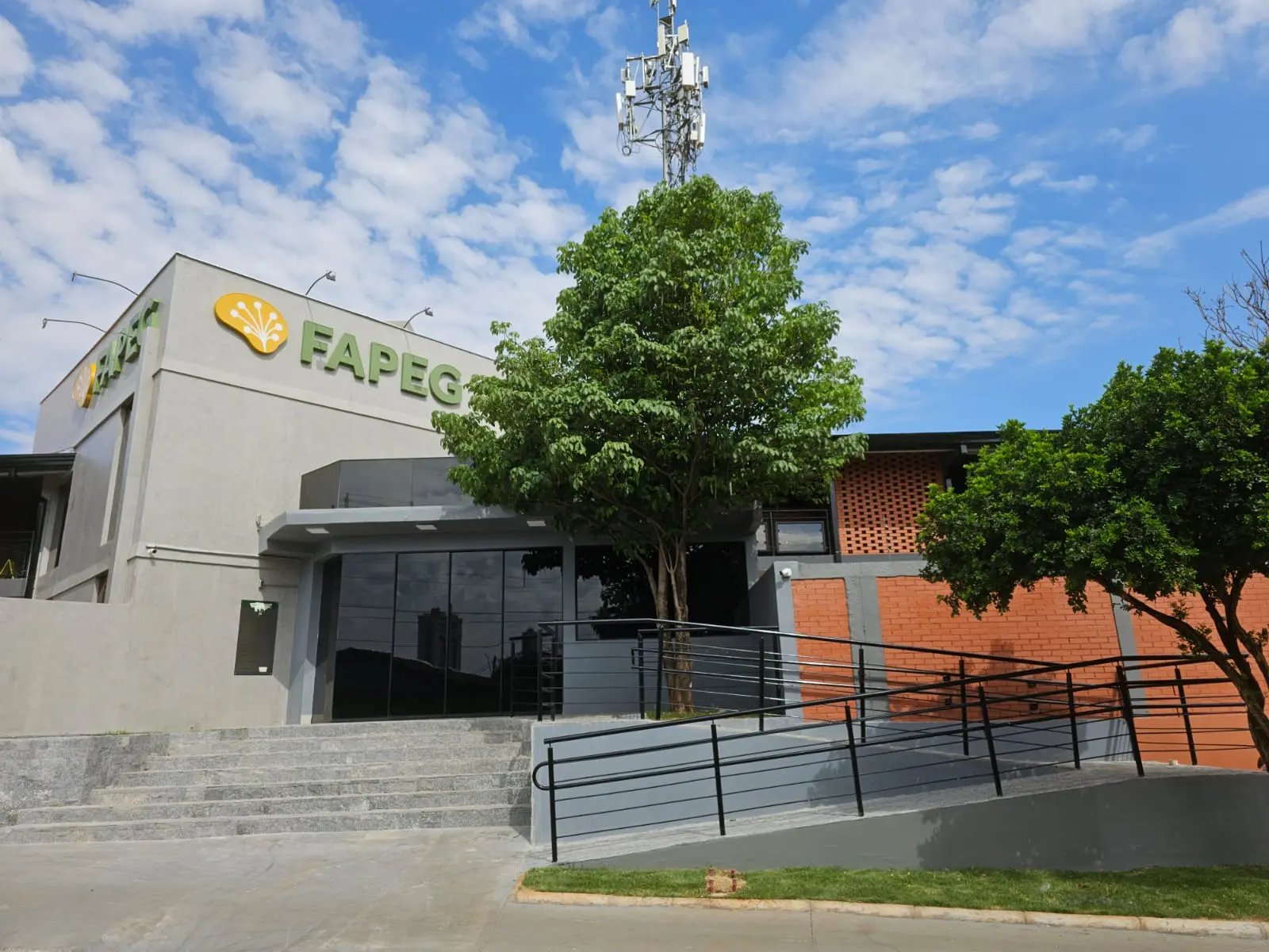 Fapeg oferece 50 auxílios de R$ 10 mil para eventos científicos internacionais