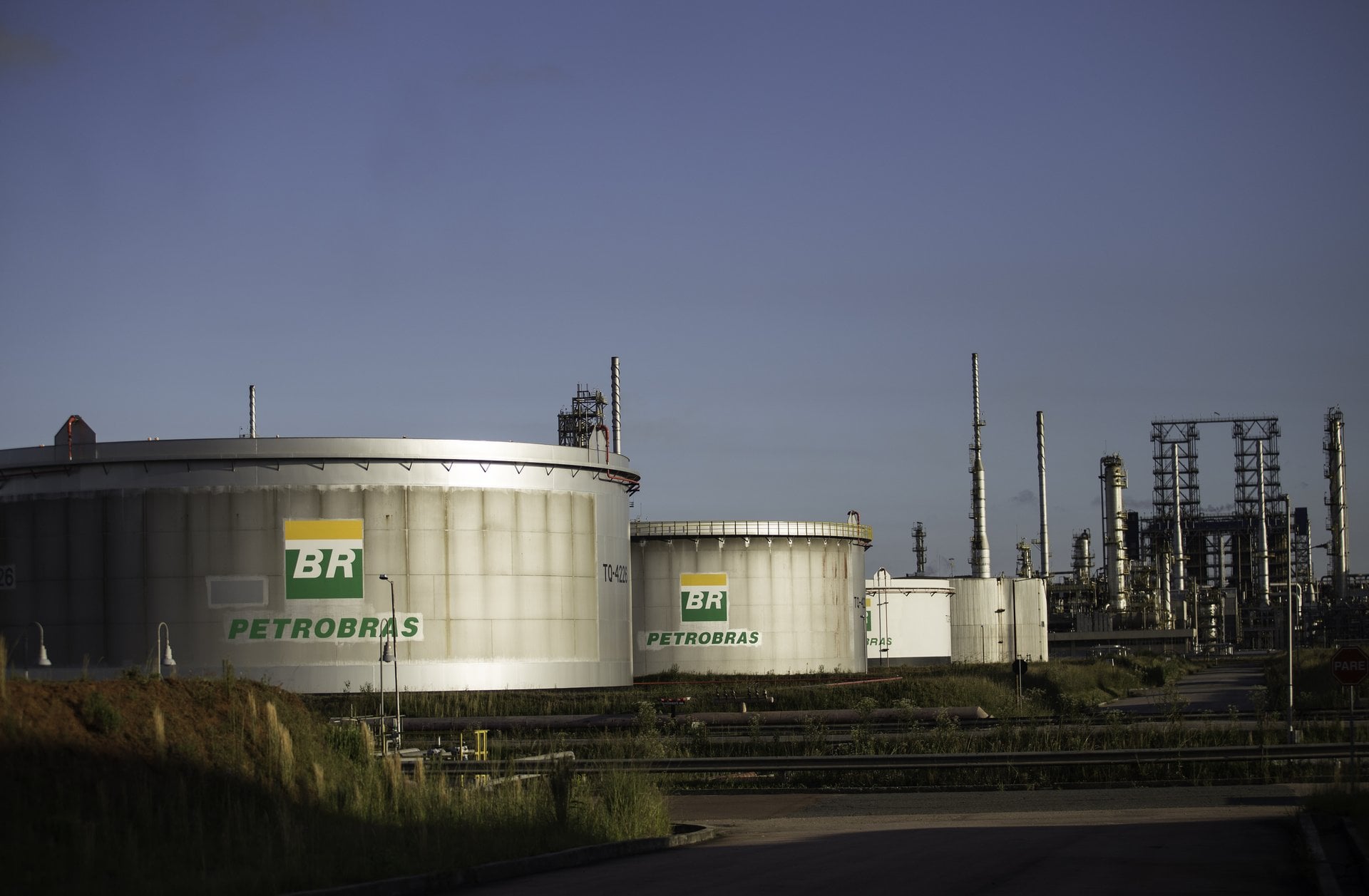 Petrobras recua em reajuste da gasolina horas após anúncio