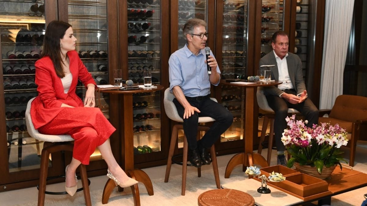 Zema anuncia apoio a candidato anti-Lula após o 1º turno