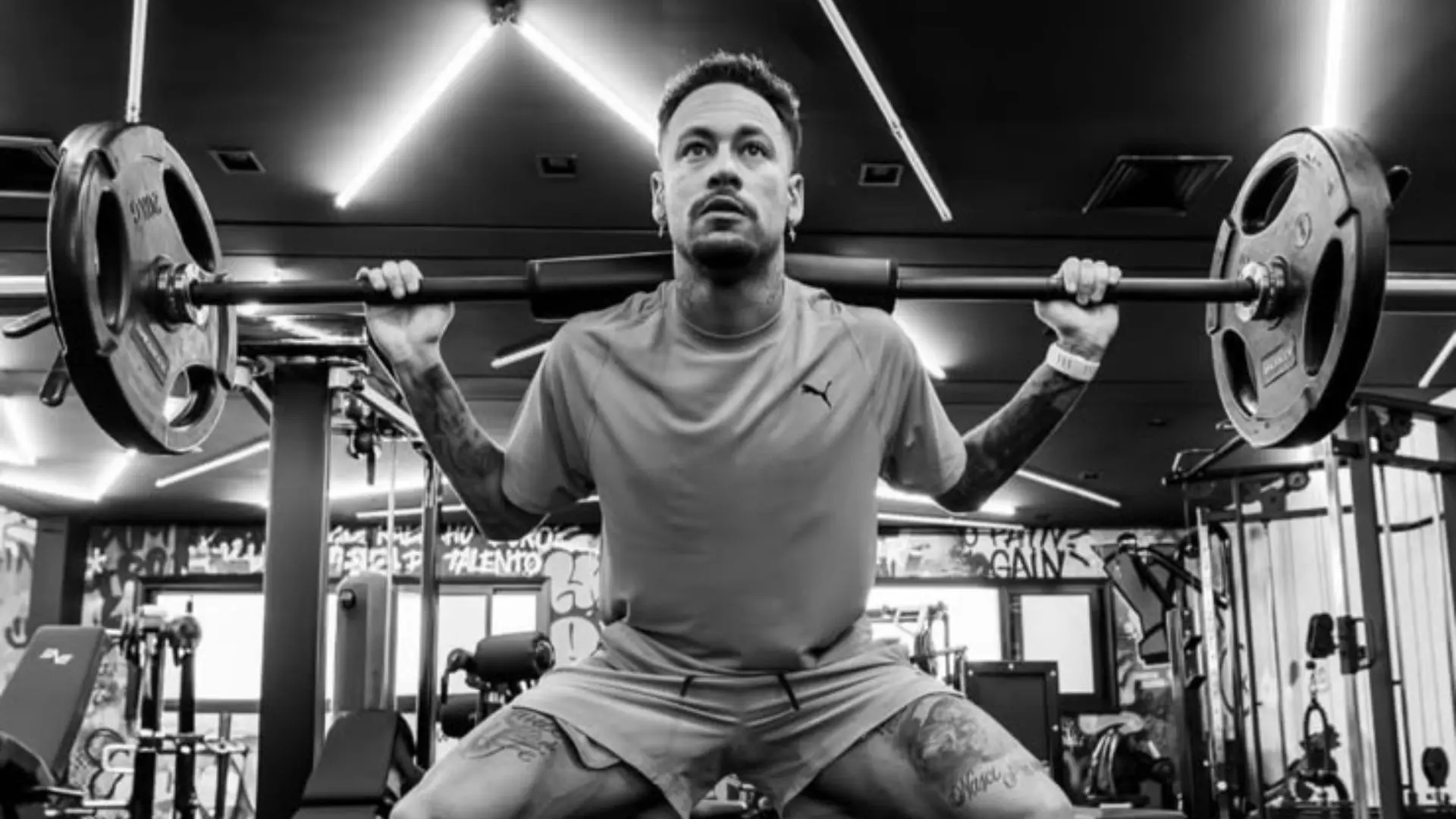 Neymar trabalha para antecipar retorno ao Santos ainda em outubro