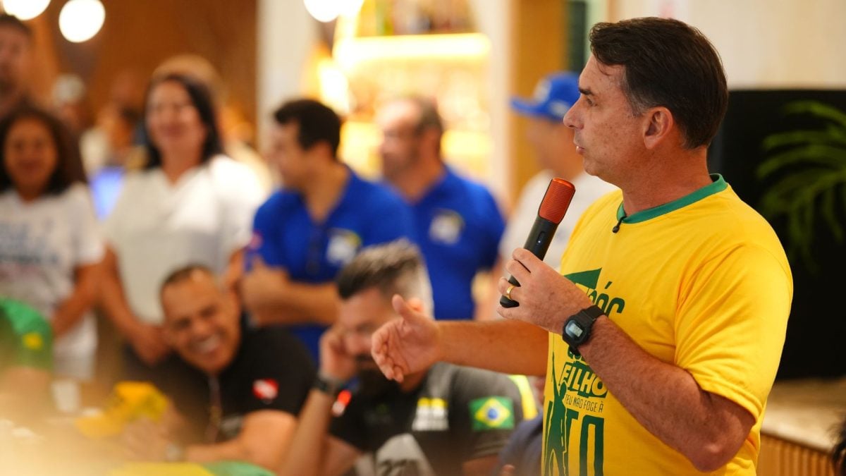 Flávio cobra transparência de investigações no STF e defende afastamento de Alexandre de Moraes