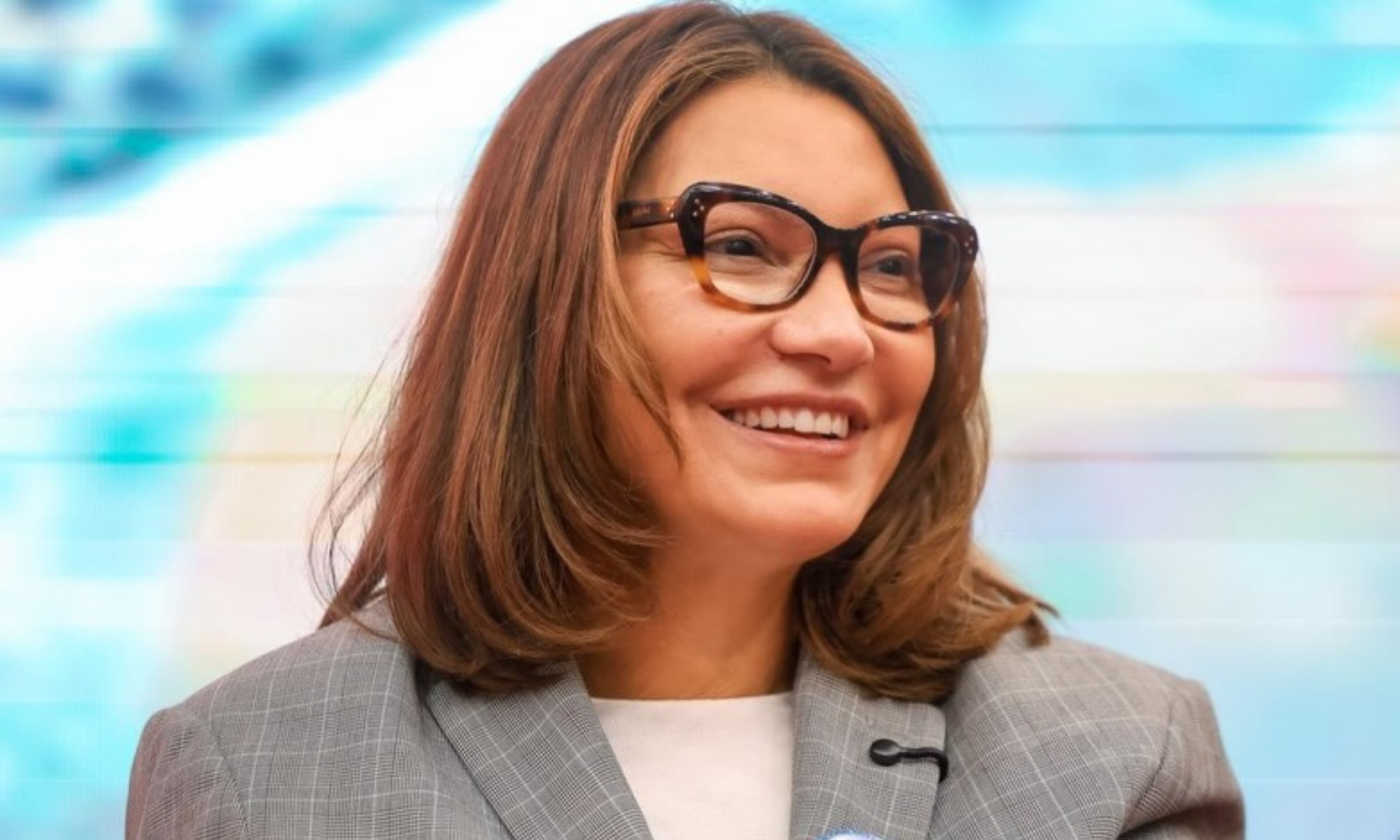 Juíza dá 15 dias para Agu explicar defesa de Janja