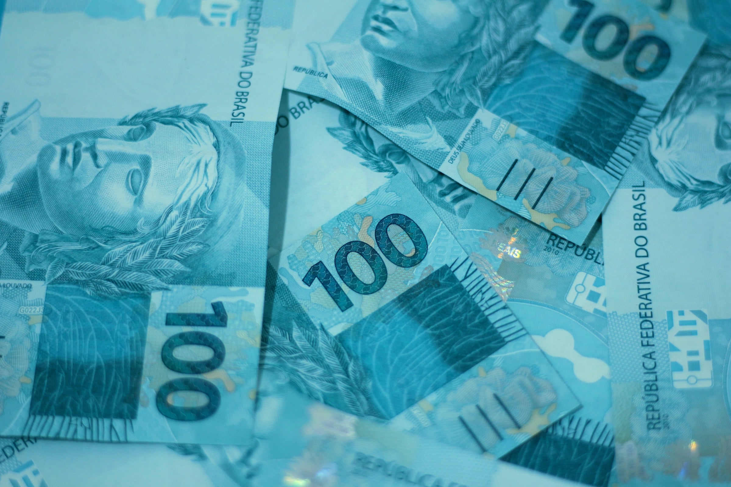 Fazenda usa R$ 62,78 bilhões em deduções e converte deficit em superávit