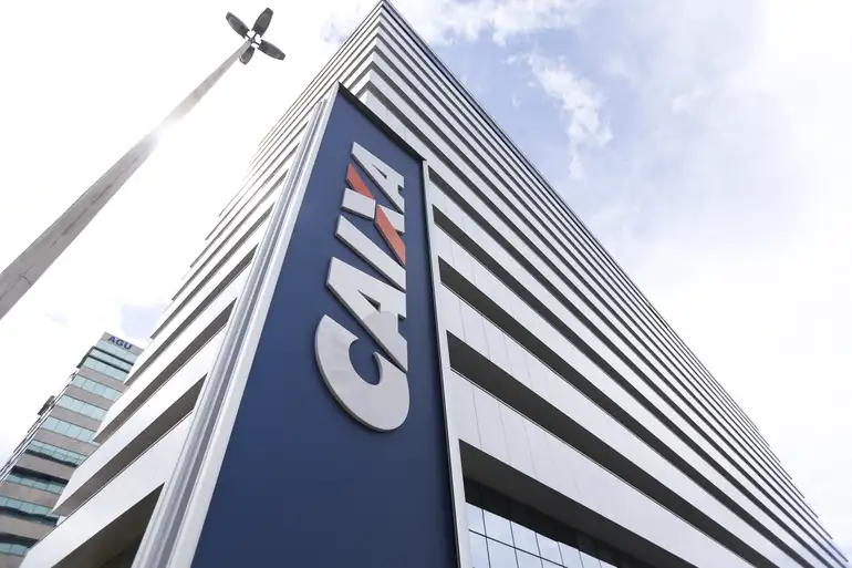 Caixa libera Pix parcelado com financiamento de até 12 vezes