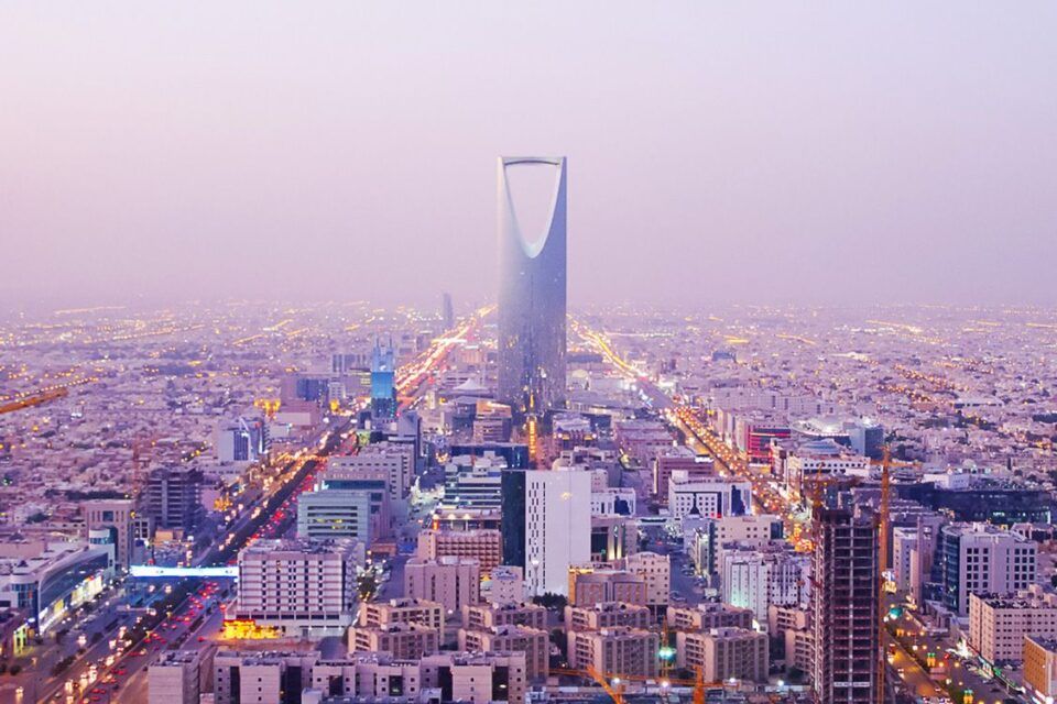 Arábia Saudita emite alertas de ameaça aérea em todo o país