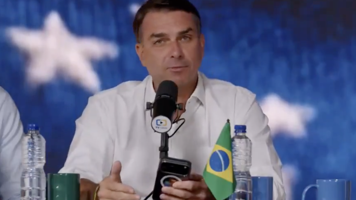 Flávio minimiza impacto de novas informações do celular de Vorcaro