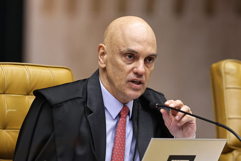 Moraes se declara impedido em ação sobre registros da mulher no Senado
