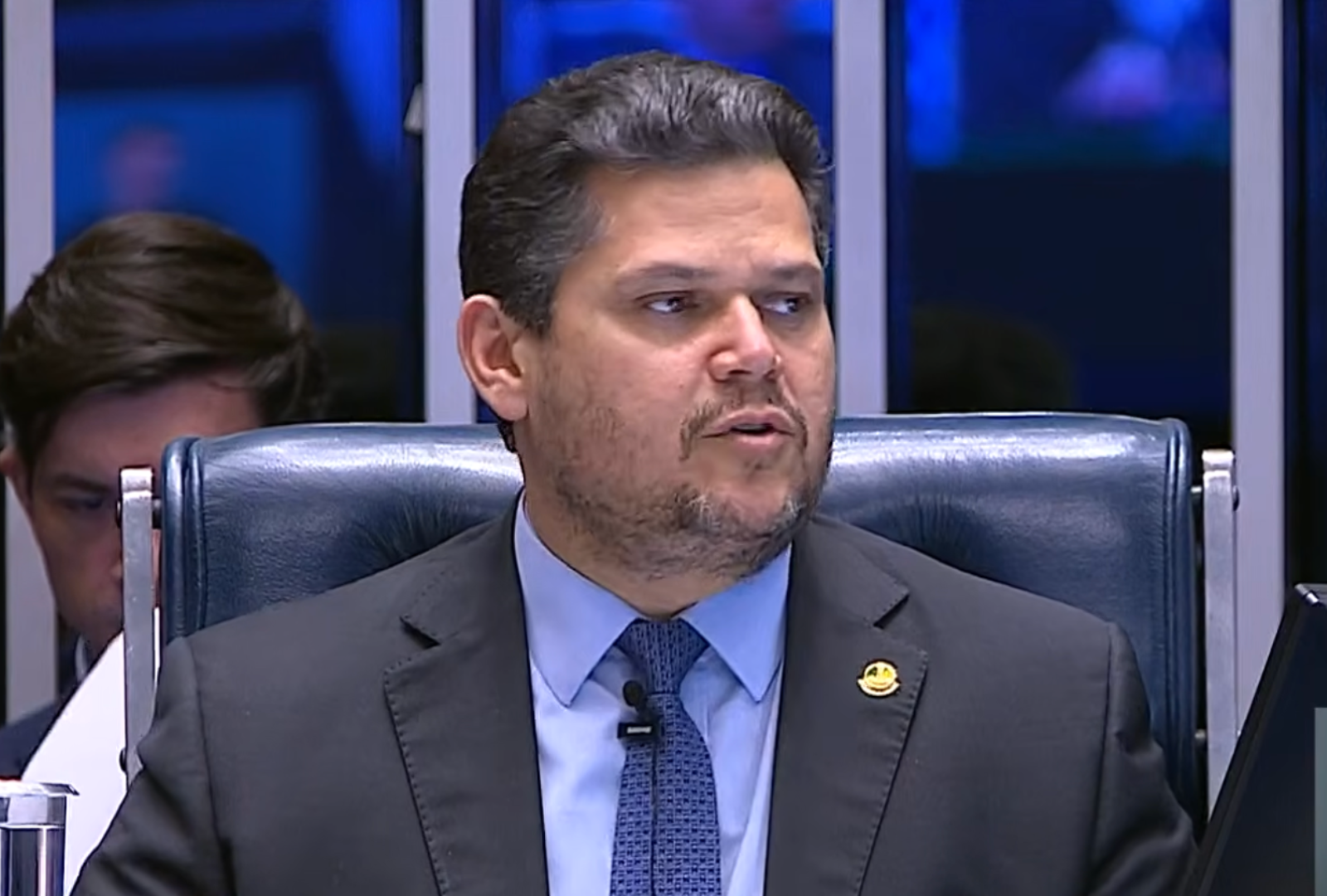 Mensagens não indicam ilegalidade, diz Alcolumbre