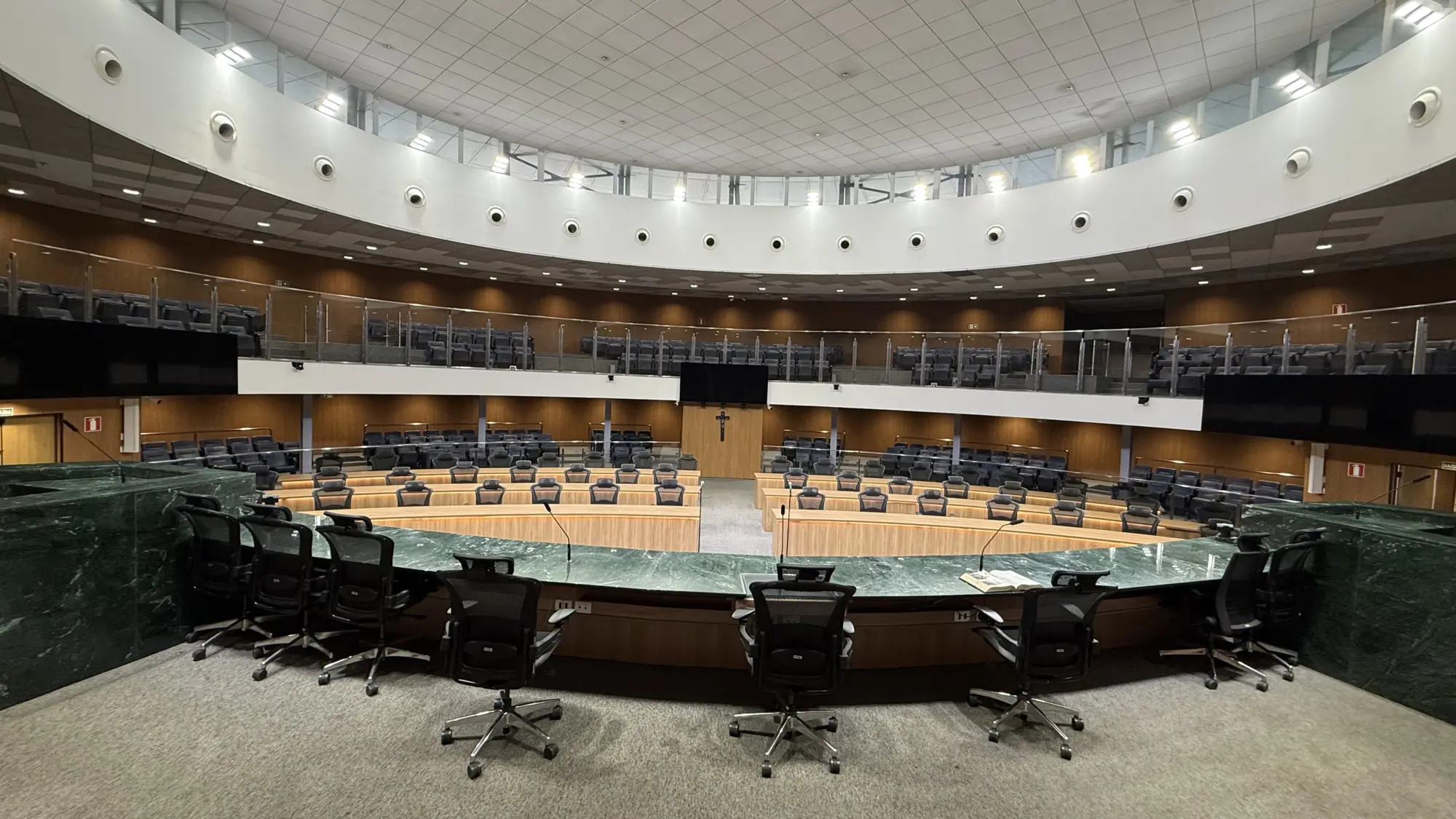 Mais da metade dos candidatos à reeleição na Alego ficou sem acesso ao fundo eleitoral