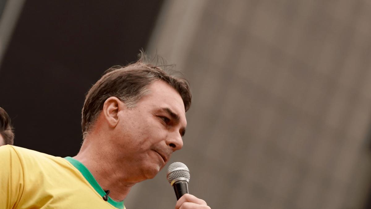 Flávio Bolsonaro tem 59,1% e lidera Lula no 2º turno em Mato Grosso