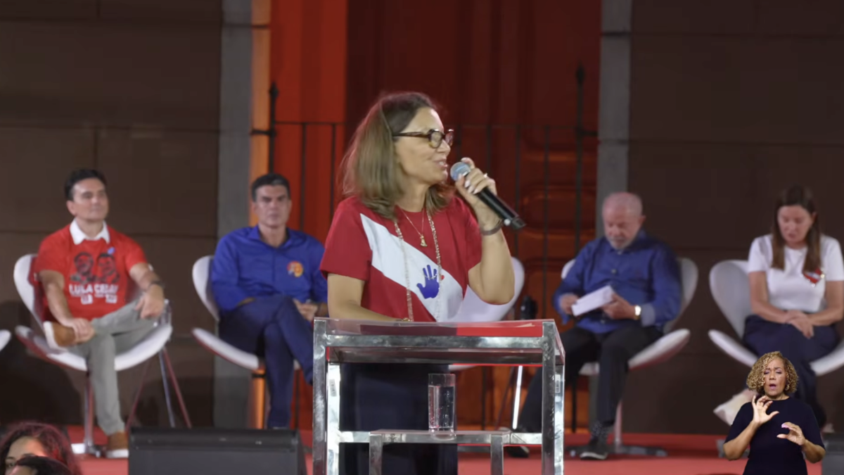 Janja repercute notícia falsa sobre Nossa Senhora Aparecida em discurso