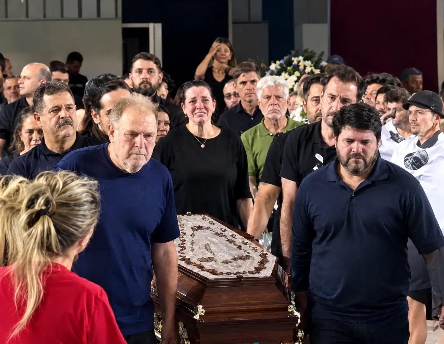 Cortejo acompanha corpo do deputado Amilton Filho em Anápolis