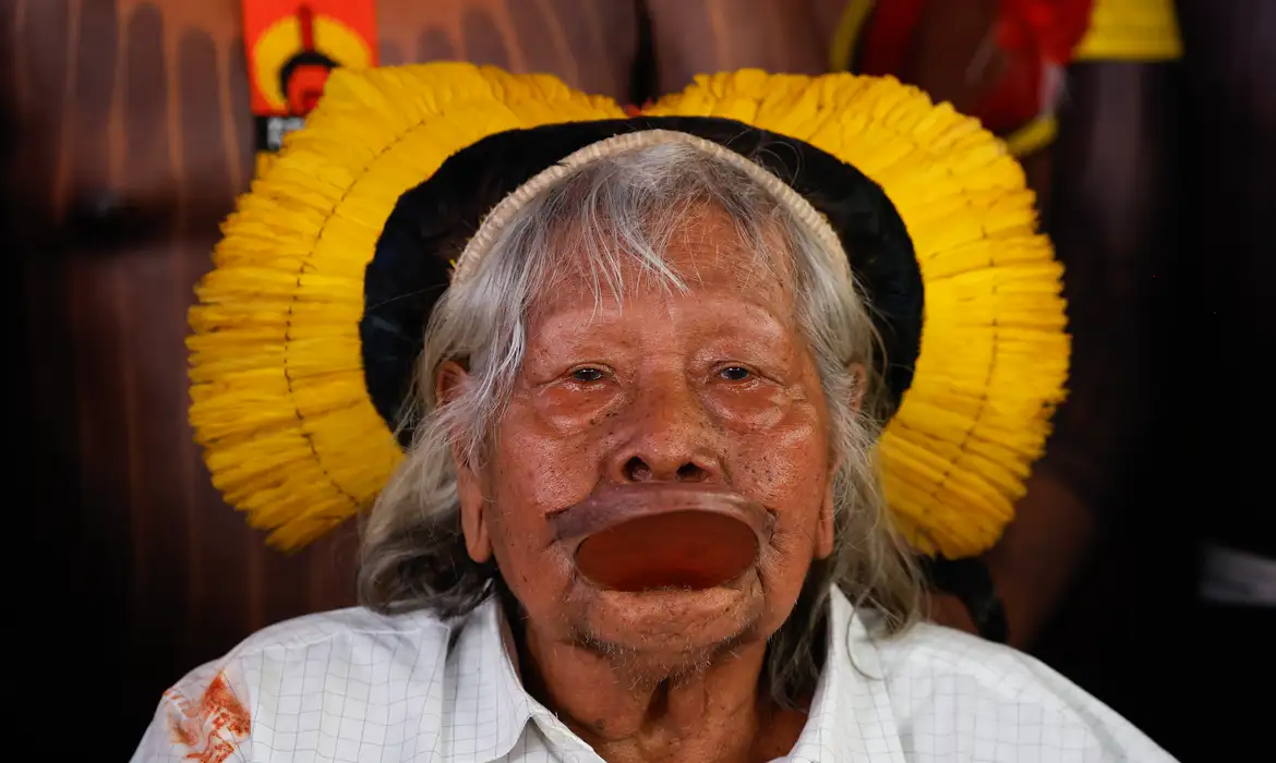 Cacique Raoni recebe cuidados paliativos em Mato Grosso