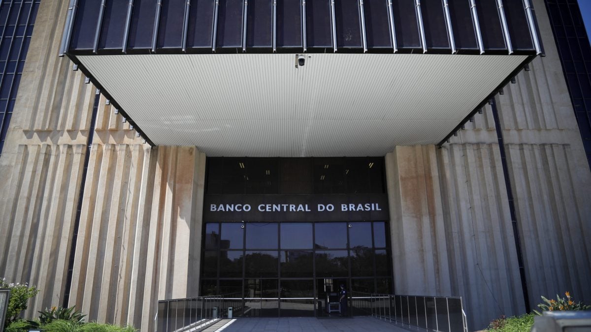 Prévia do PIB mostra perda de ritmo antes de decisão sobre a Selic