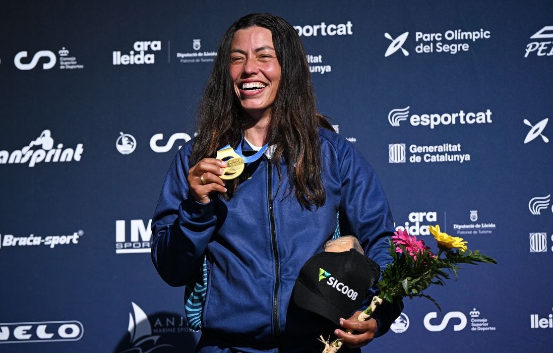 Ana Sátila conquista ouro na última etapa da Copa do Mundo de canoagem slalom