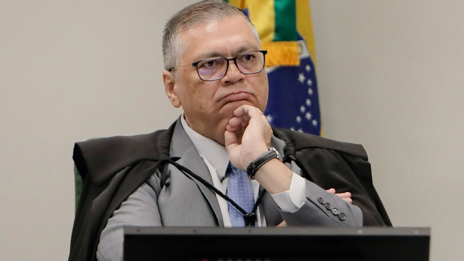 Dino diz ter dificuldade para dormir com “barulho” no STF