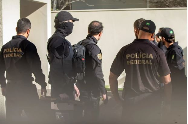 PF cumpre mandados em Goiás em operação contra suspeitos de usar aviões para trazer drogas da Bolívia