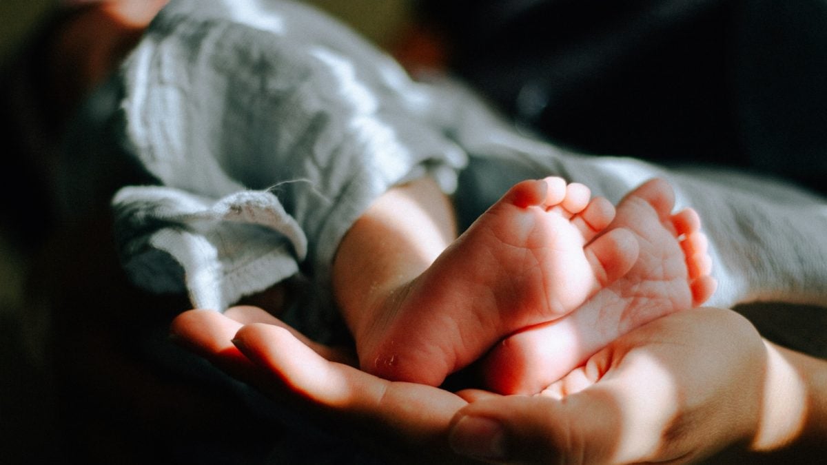 Hong Kong amplia bônus e isenções para estimular famílias maiores