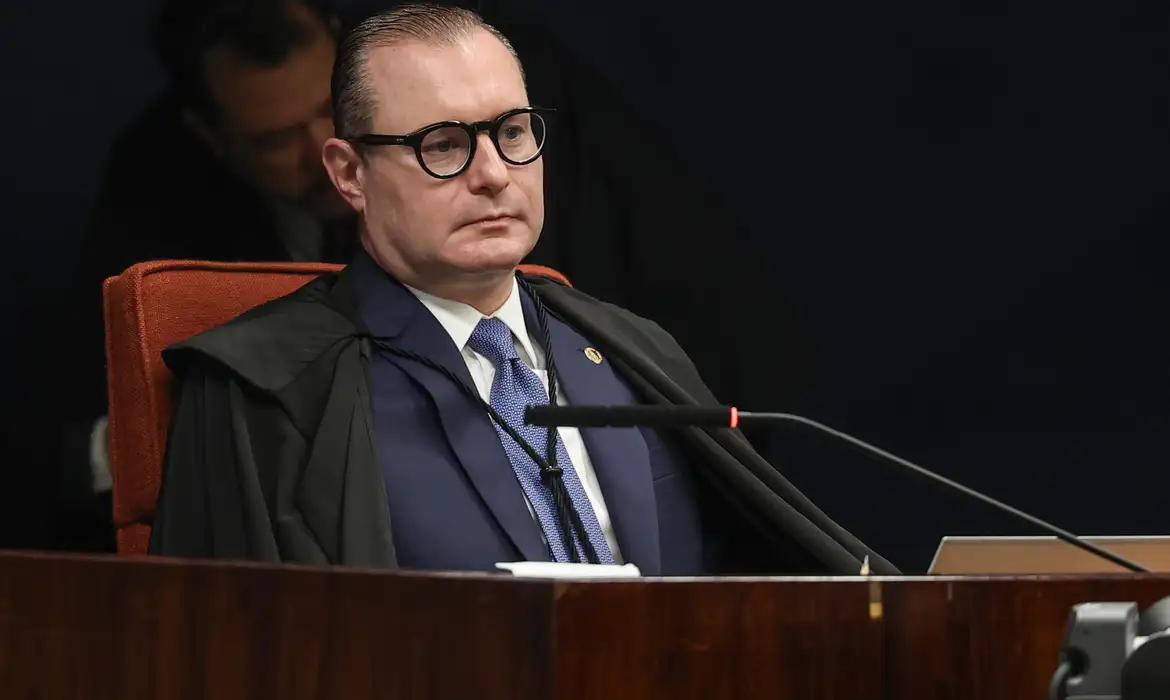 Zanin determina que PF entregue cópia do celular de Vorcaro ao gabinete até às 23h