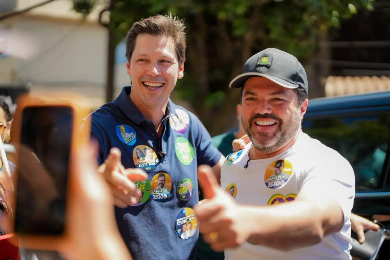 Daniel Vilela comanda carreata em Anápolis ao lado de Márcio Corrêa