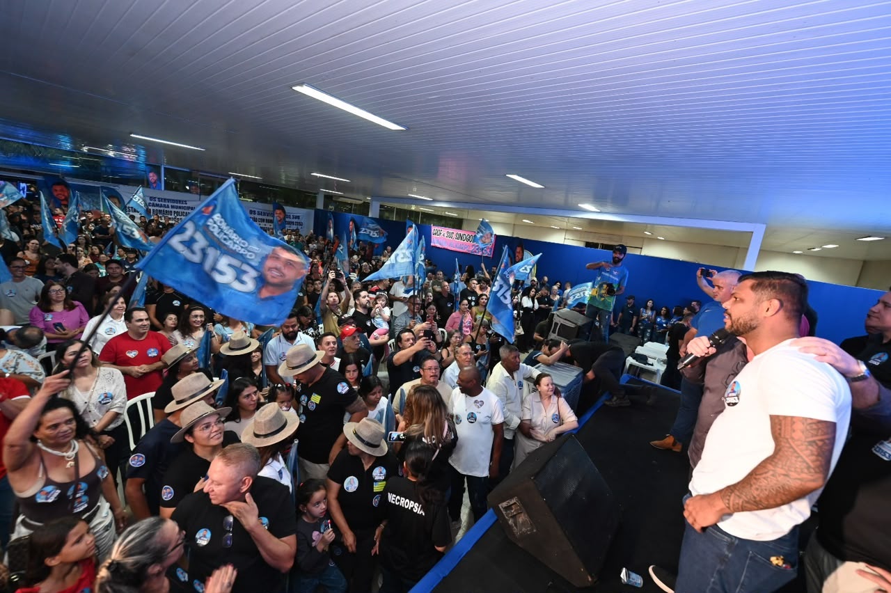 Policarpo reafirma compromisso com servidores em encontro em Goiânia